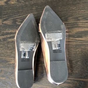 Forever 21 Shoes - Forever 21 Metallic Rose Gold Flats Size 6 Forever 21 Shoes - Forever 21 Metallic Rose Gold Flats Size 6